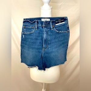 Abercrombie & Fitch 4” Mom Short High Rise Curve Love, size 27/4, NWT